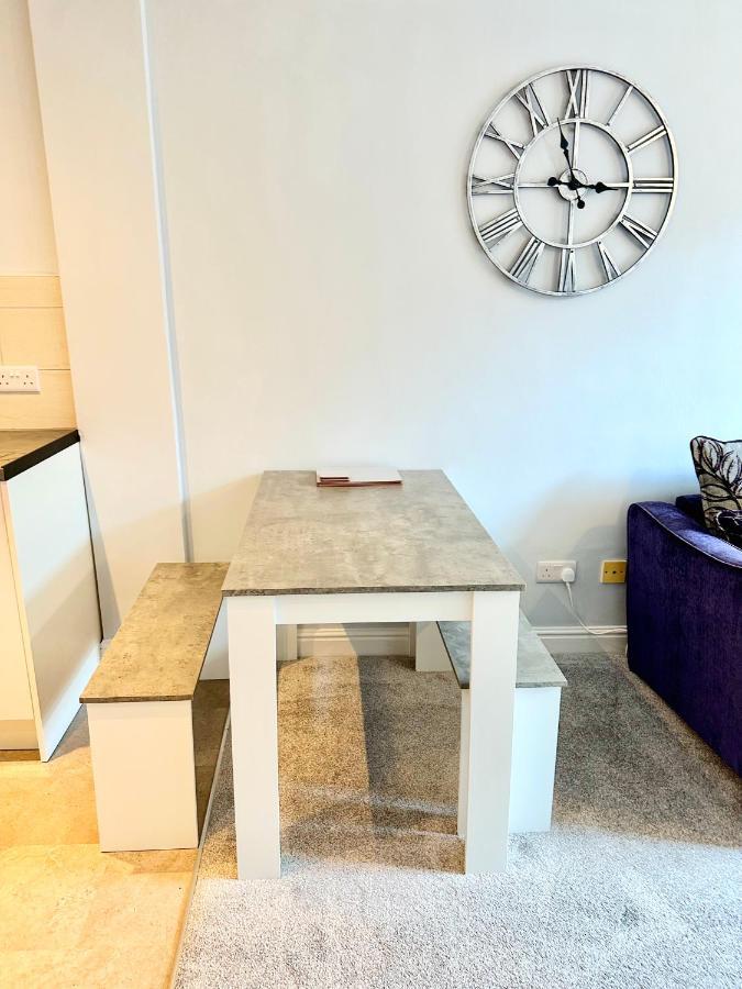 Comfortable City Apartment Дербі Екстер'єр фото