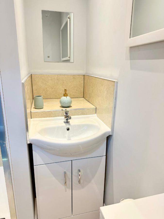 Comfortable City Apartment Дербі Екстер'єр фото